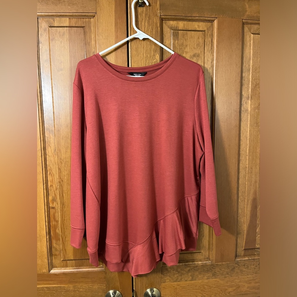 Simply Vera Verawang Hankerchief hem top XXL. New w/o tags.